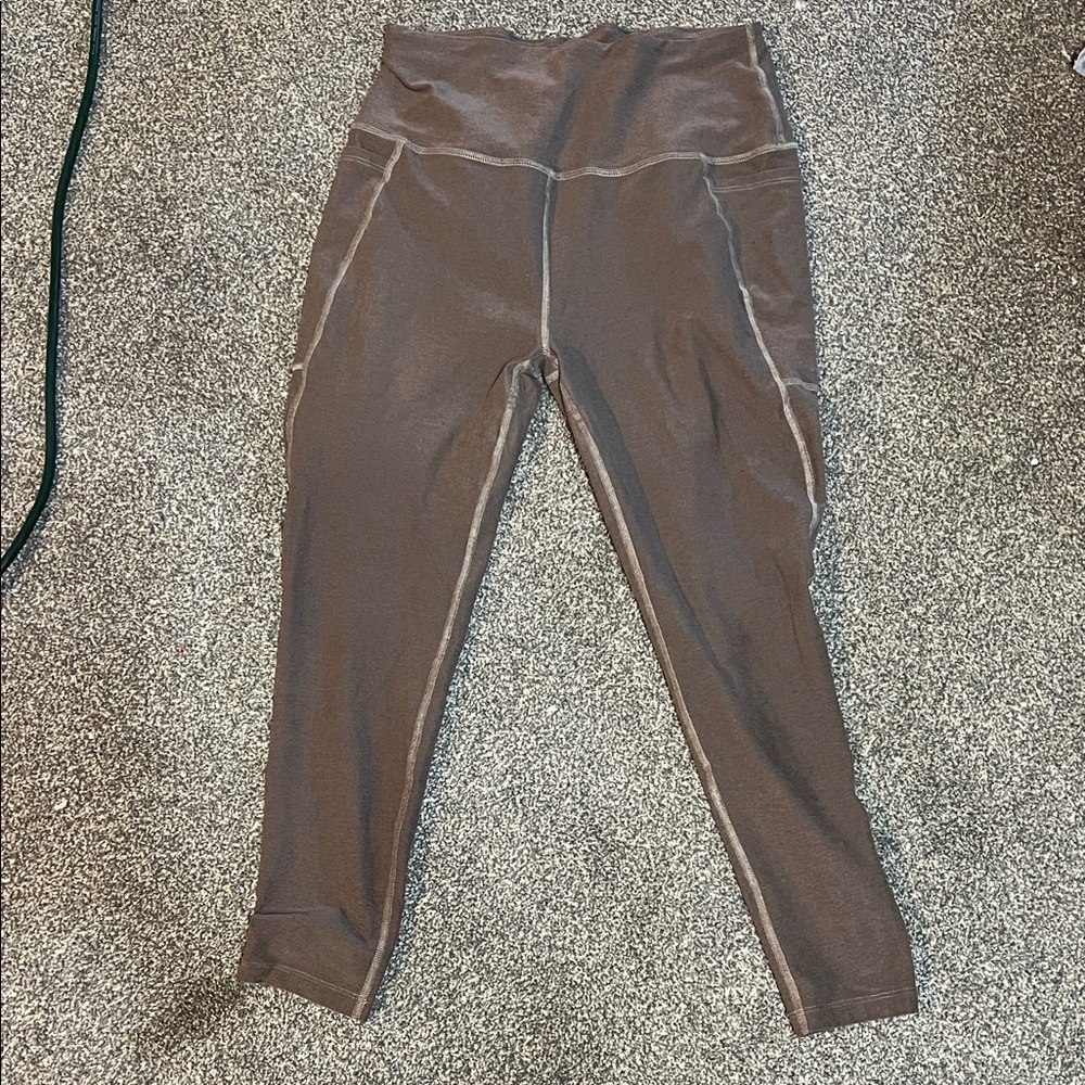 Women’s grey Beyond Yoga Leggings
